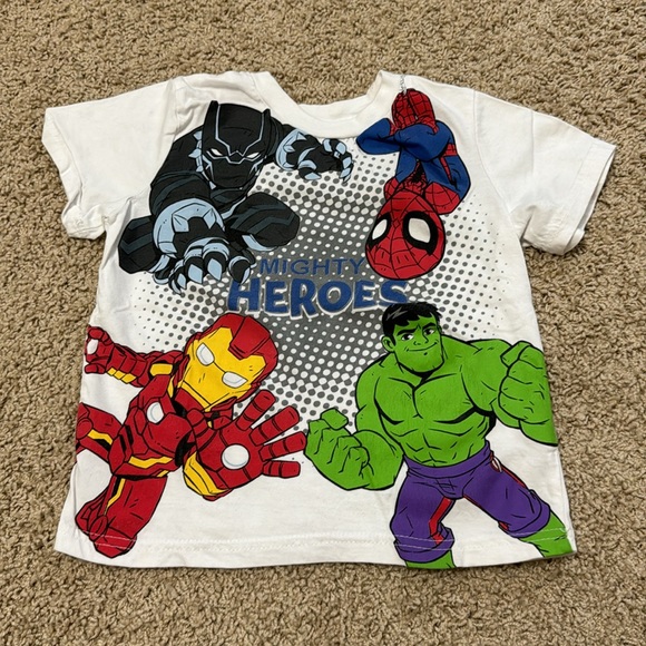 Avengers hoodie & tshirt bundle, gray white 🩶🤍, boys size 5/5T - Picture 4 of 5